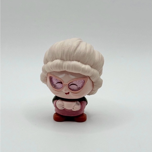 Disney Other - Series 14 Nostalgia - Inside Out - Tea Party Group Disney Doorables Lets Party